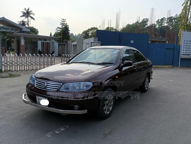 Nissan Sunny XE saloon 2009