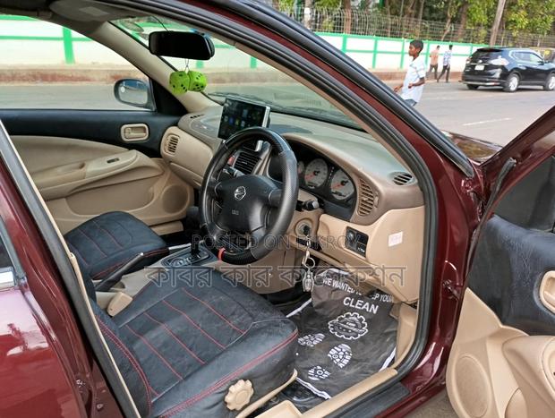 Nissan Sunny XE saloon 2009