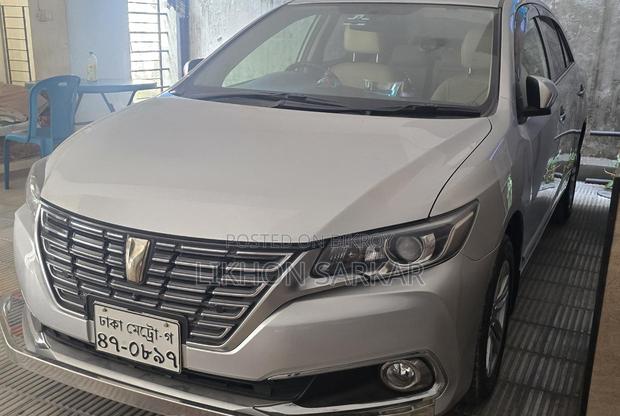 Toyota Premio 2018
