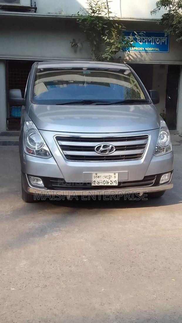 Hyundai H1 2016 Silver