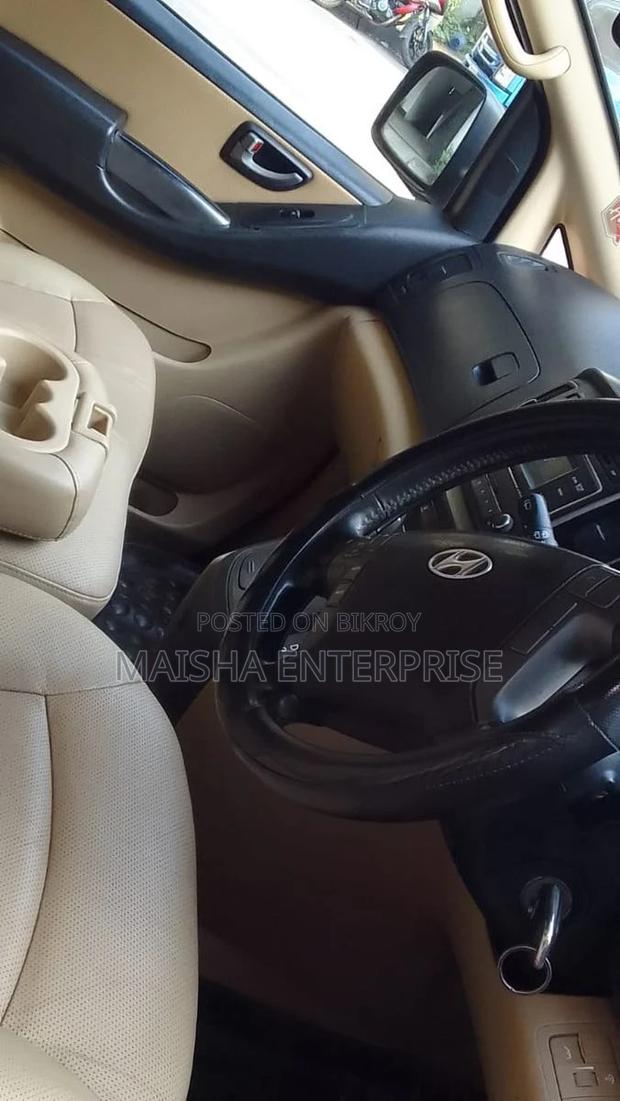 Hyundai H1 2016 Silver
