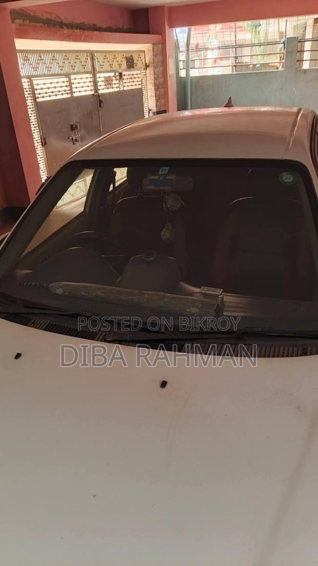 Toyota Corolla 1998 White