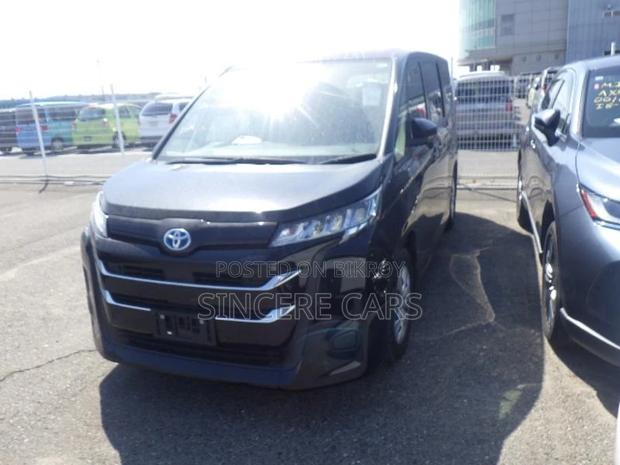Toyota Noah X HYB PUSH 2DR POWER 2022