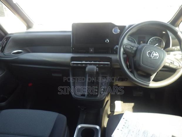 Toyota Noah X HYB PUSH 2DR POWER 2022