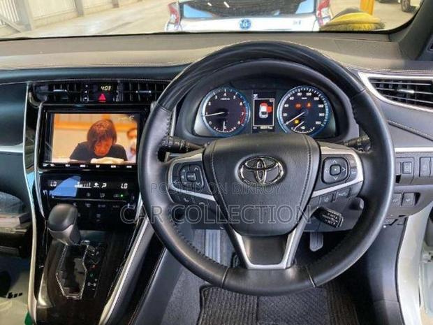 Toyota Harrier 2020