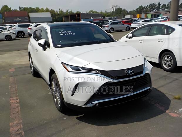 Toyota Harrier 2.5 Hybrid 2020 White