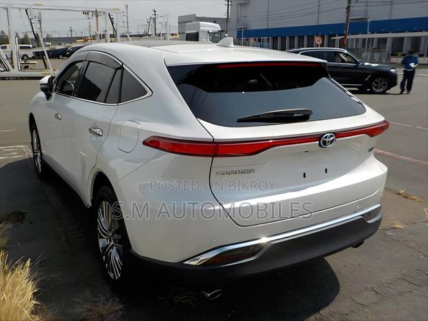 Toyota Harrier 2.5 Hybrid 2020 White