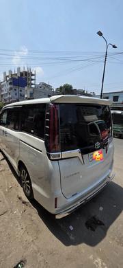 New Toyota Esquire 2.0 FWD (8 Seater) 2020 Pearl for sale