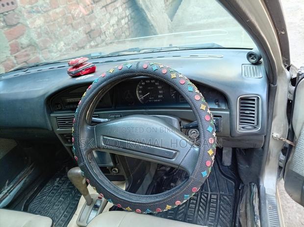Toyota Corolla 1988 Gold