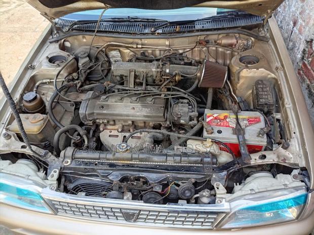 Toyota Corolla 1988 Gold