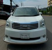 Toyota Noah 2.0 143hp FWD (8 Seater) 2011 Pearl for sale