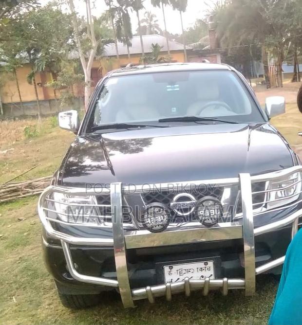 Nissan Navara 2014 Black