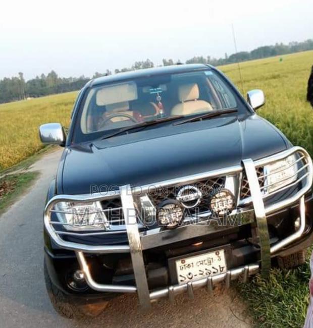 Nissan Navara 2014 Black