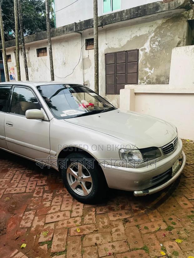 Toyota Corolla 1998 Silver