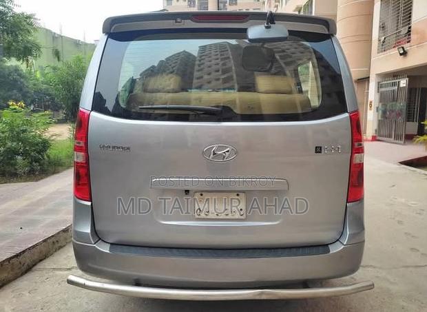 Hyundai H1 2016 Gray
