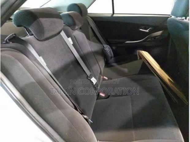 Toyota Premio 2020 Silver