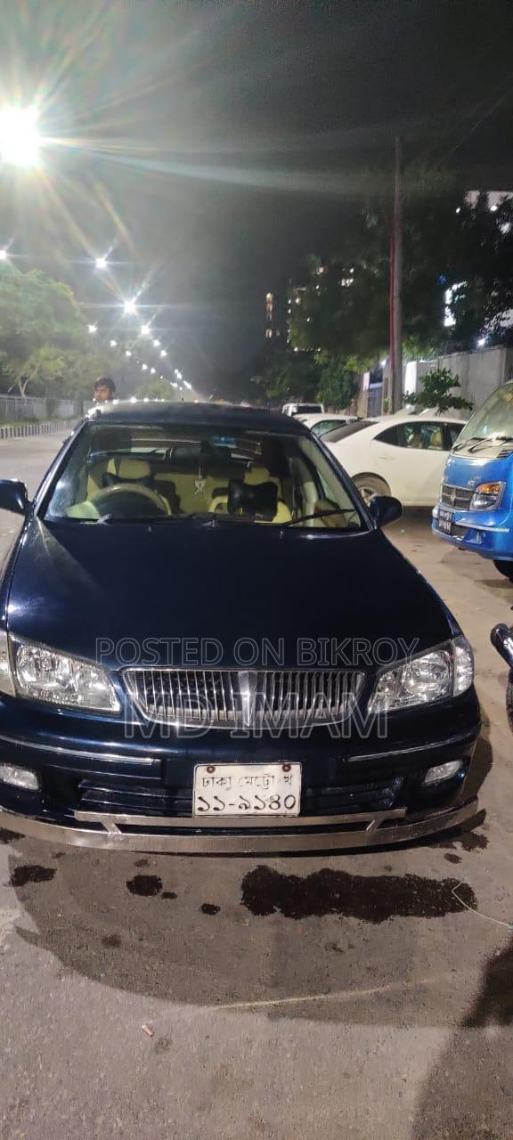 Nissan Sunny 2002 Blue