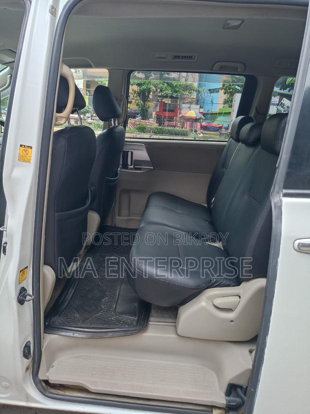 Toyota Noah 2013 Pearl
