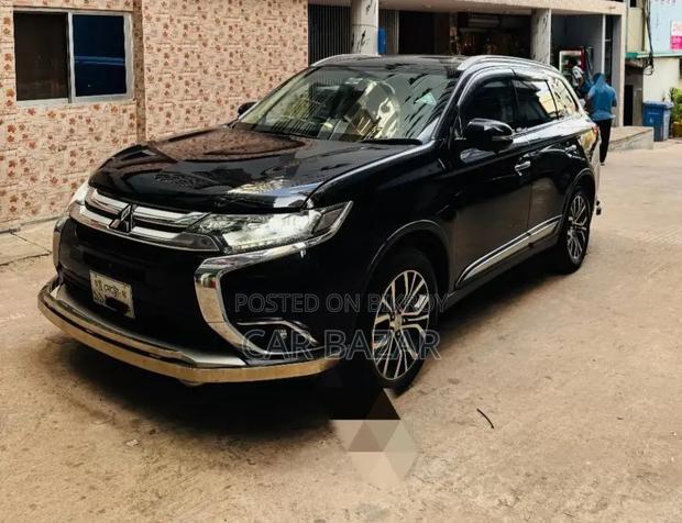 Mitsubishi Outlander 2015 Black