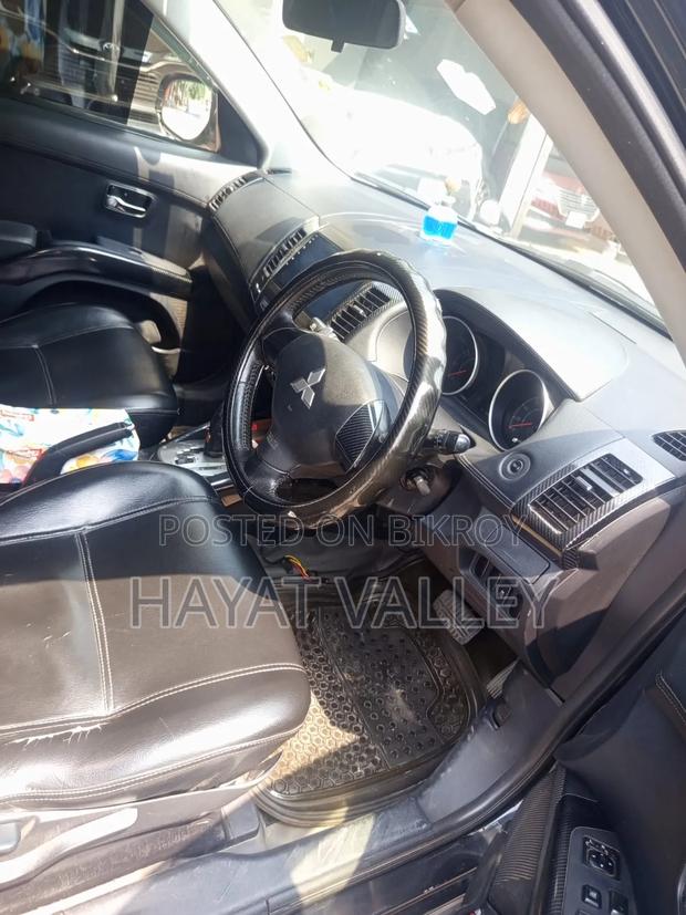 Mitsubishi Outlander 2012 Black