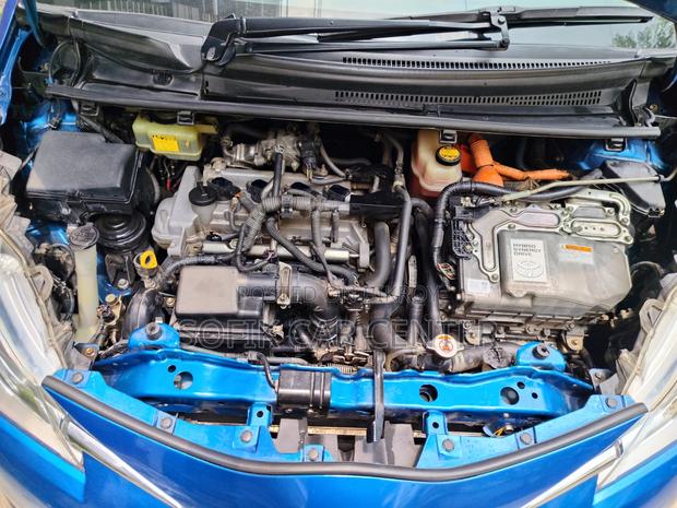 Toyota Vitz 2017 Blue