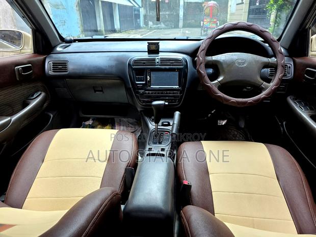 Toyota Carina 1.5 FWD Sedan 1993 Gold