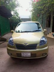Toyota Fun Cargo 2000 Gold for sale