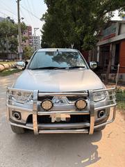 Mitsubishi Pajero 2015 Silver for sale