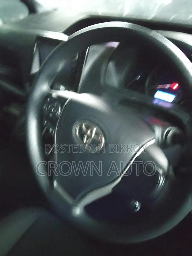 Toyota Noah 2021 Silver