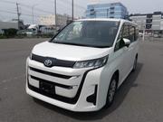 Toyota Noah 2023 Pearl for sale