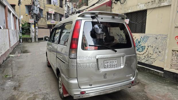 Toyota Noah 2003 Silver