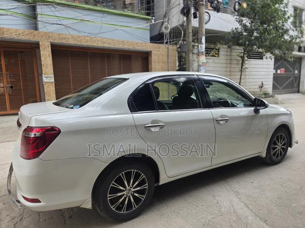 Toyota Axio 2016 Pearl