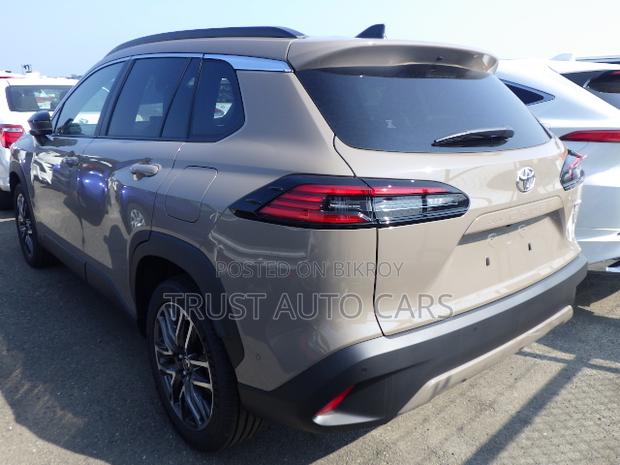 Toyota Corolla Cross 2026 Brown