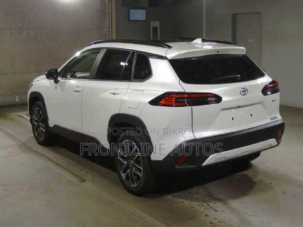 New Toyota Corolla Cross 2025 Pearl