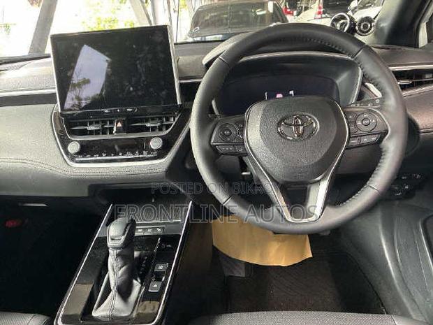 New Toyota Corolla Cross 2025 Pearl