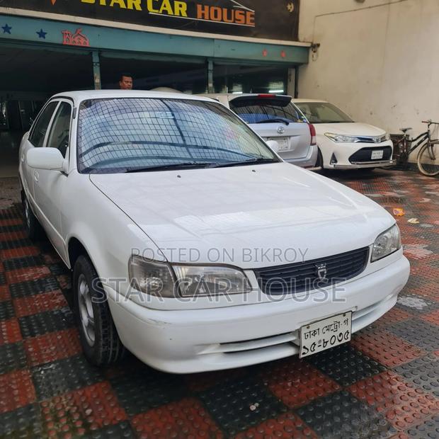Toyota Corolla 1998 White