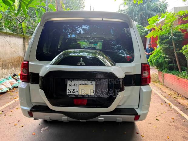 Mitsubishi Pajero V90 3.2 DI-D 2014 White
