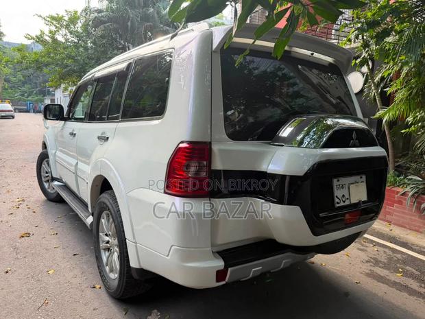 Mitsubishi Pajero V90 3.2 DI-D 2014 White