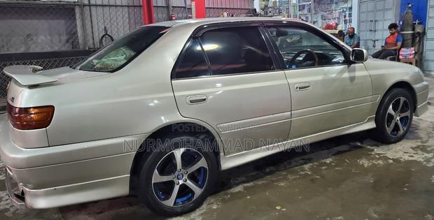 Toyota Corona Premio 1.6 FWD 2000 Pearl