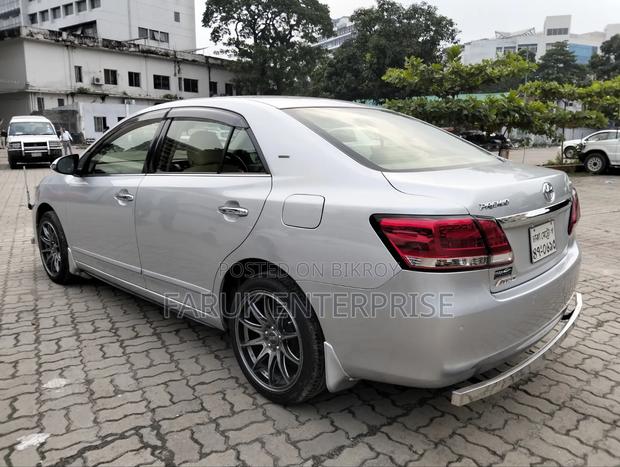 Toyota Premio 2017 Silver