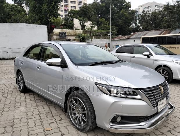 Toyota Premio 2017 Silver