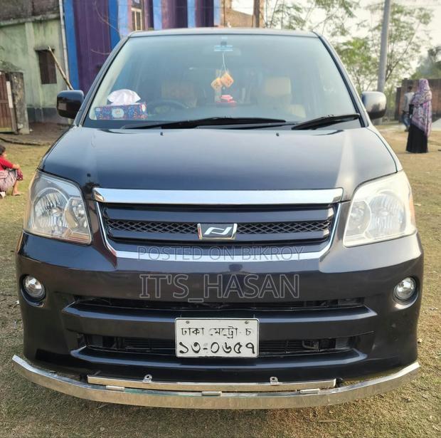 Toyota Noah 2004 Black