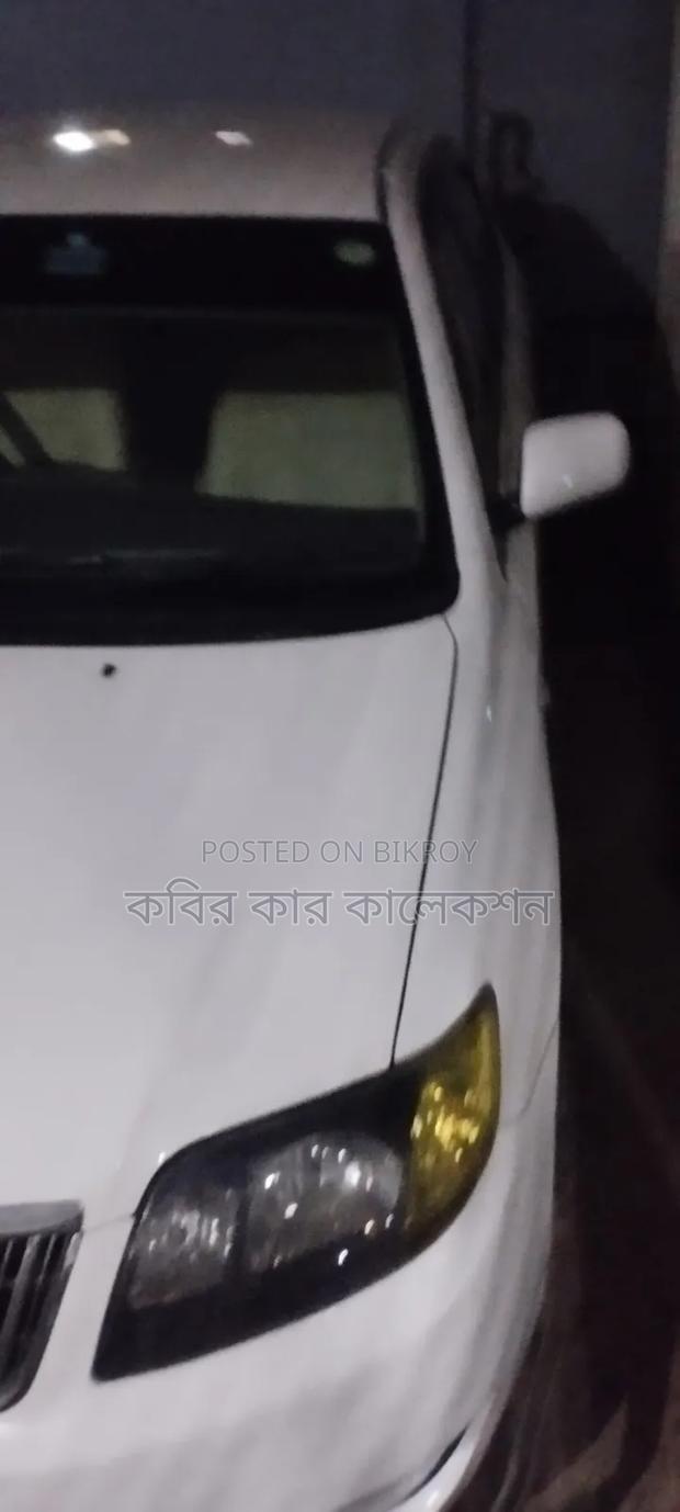 Toyota Corolla 2004 White