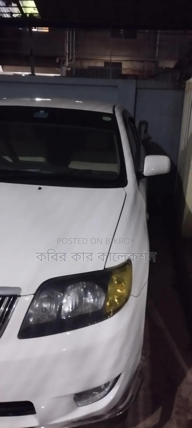 Toyota Corolla 2004 White