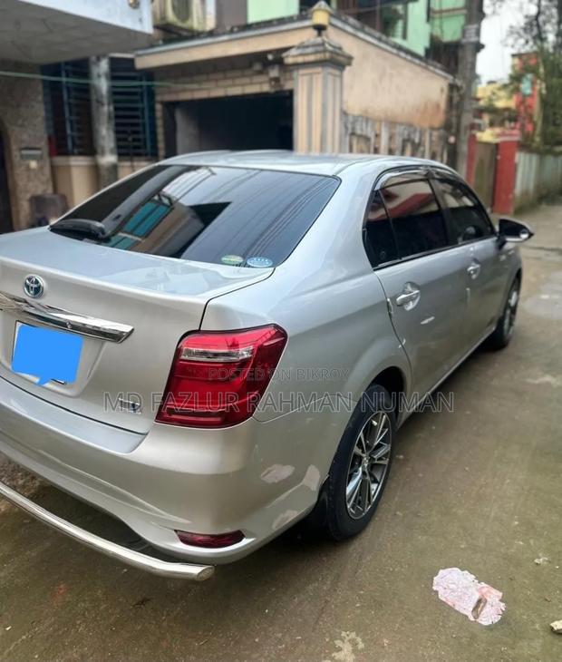 Toyota Axio 1.5 Hybrid 2WD 2015 Silver
