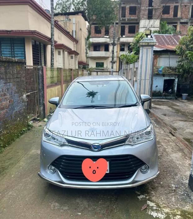 Toyota Axio 1.5 Hybrid 2WD 2015 Silver