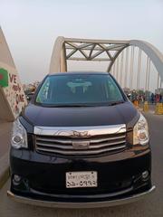 Toyota Noah 2.0 143hp YY FWD (5 Seater) 2011 Black for sale