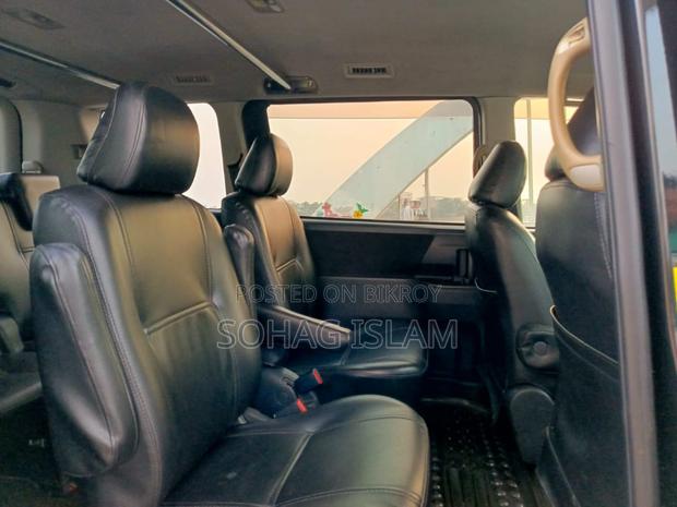 Toyota Noah 2.0 143hp YY FWD (5 Seater) 2011 Black