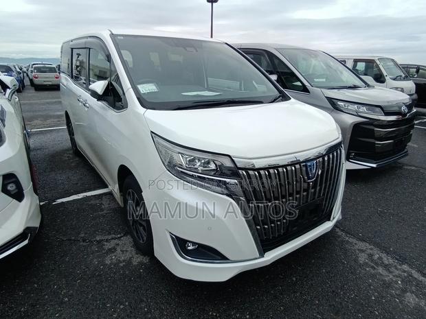 Toyota Esquire 2021 Pearl
