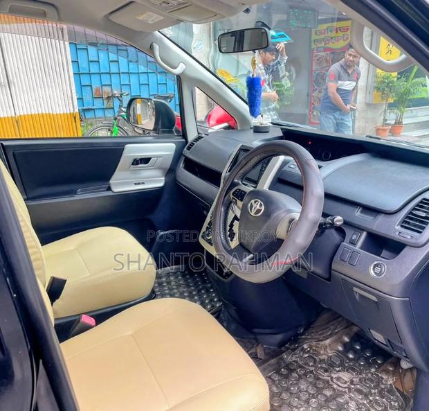 Toyota Noah 2011 Black